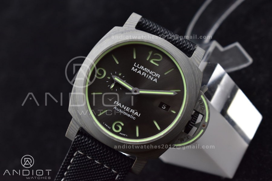 PAM1119 Lum. Marina Auto 44mm FC/NY VSF P9010