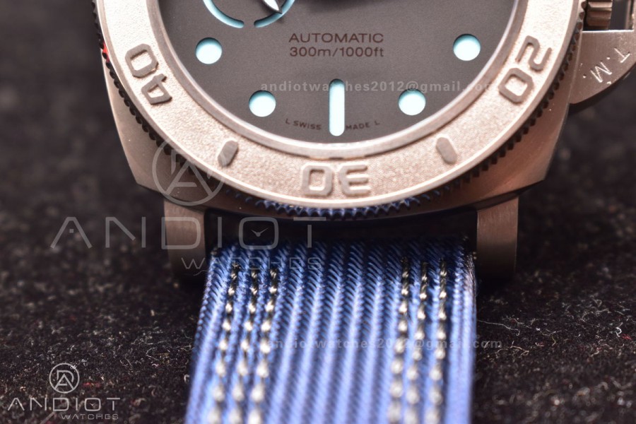 PAM985 Mike Horn Submersible Tit Blue TI/NY VSF P9010