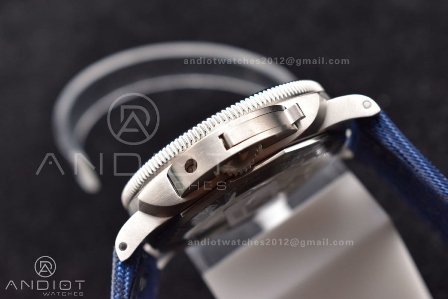 PAM985 Mike Horn Submersible Tit Blue TI/NY VSF P9010