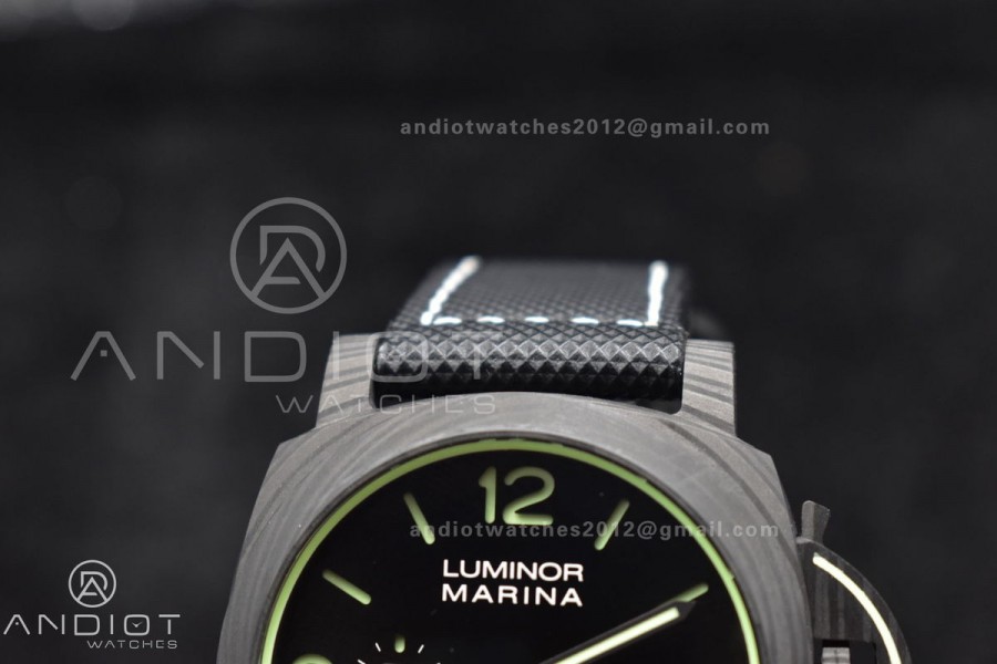 PAM1118 Lum. Marina Auto 44mm FC/NY VSF P9010