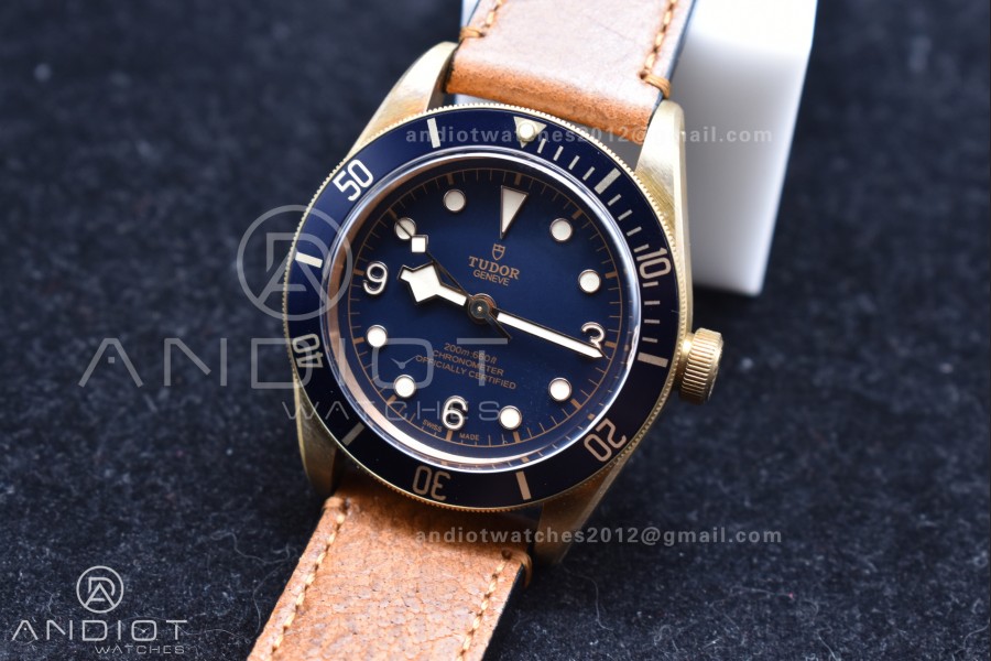Heritage Black Bay Bronze Blue XF 1:1 Best Edition on Aged Brown Leather Strap A2824 V3 (Free Nato Strap)
