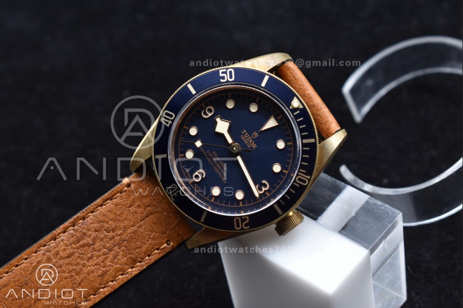 Heritage Black Bay Bronze Blue XF 1:1 Best Edition on Aged Brown Leather Strap A2824 V3 (Free Nato Strap)