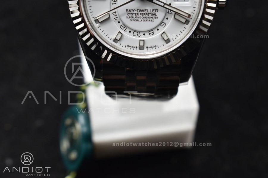 Sky-Dweller 326934 904L SS ZF 1:1 Best Edition White Dial on SS Jubilee Bracelet A2824