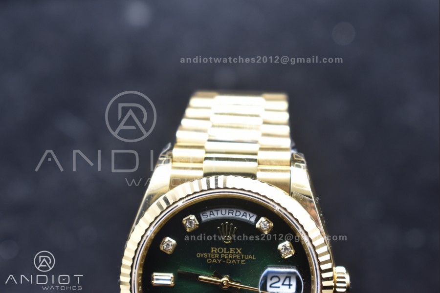Day-Date 36 YG 128238 EWF Best Edition Green Gradient Dial Crystal Markers on President Bracelet A3255