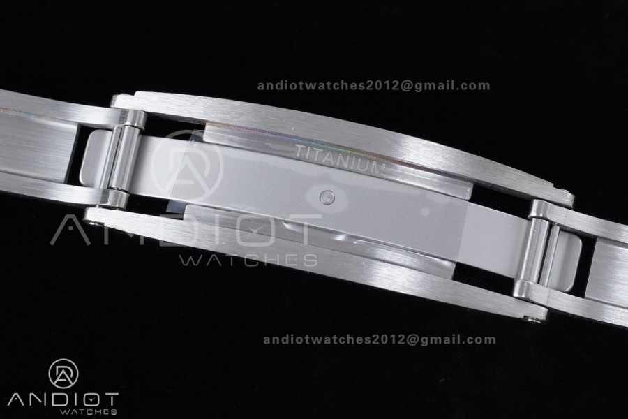 RM055 NTPT/Ti APSF 1:1 Best Edition Black Inner Bezel Red Crown On Red Rubber Strap RMUL2 Super Clone