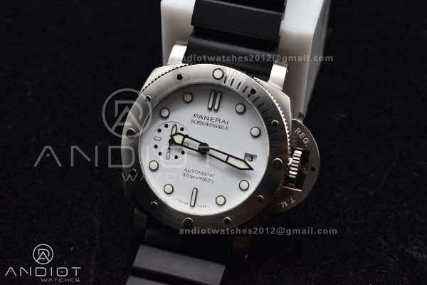 PAM2223 Submersible 42mm VSF Best Edition White Di...